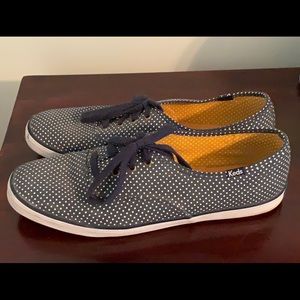 Keds - Navy and white polka dots